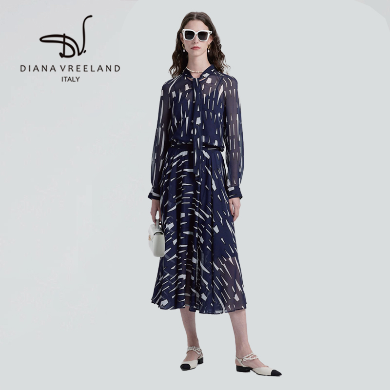 【Diana Vreeland】プリント長袖シャツ+スカート